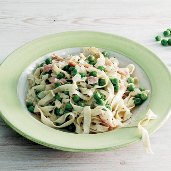 Tagliatelle Met Room Erwtjes En Ham Recept Okoko Recepten