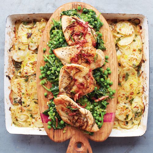 uitdrukken Infrarood mengsel Jamie Oliver: kipfilet met gesmoorde groenten en aardappelgratin - recept -  okoko recepten