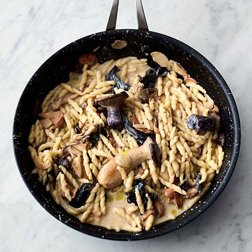 Observatie Van hen bereiken Jamie Oliver: pasta met paddenstoelen en knoflook - recept - okoko recepten
